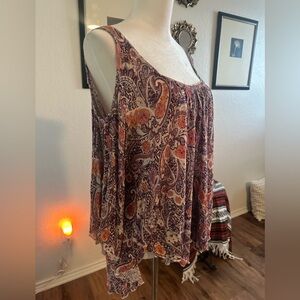 Free People Floral Paisley Cold Shoulder Flowy Bell Sleeve Top ✨🩷✨ (oversized)